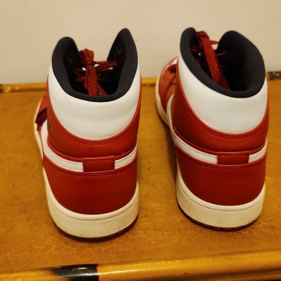 Rare Nike Air Jordan 1Mid Chicago Gym Red Sneakers Size 11 - Picture 6 of 8